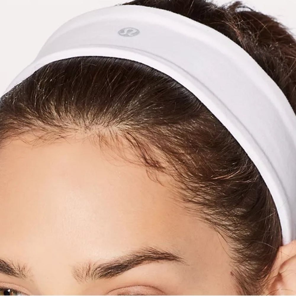 Wholesale pack of -10 🍋-Lululemon fly away tamer head band Blk and blue only! - Picture 10 of 16